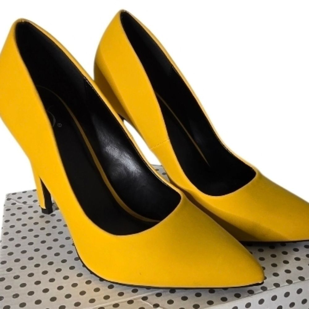 Delicious Yellow Women's pump Heels Size 6.5" stiletto *